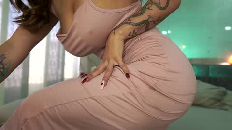 Snapshot of nina_mon chatting on December 11, 2024, 5:15 pm Angie online show from December 11, 2024, 5:15 pm