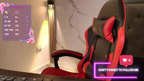  N I N A online show from November 6, 2025, 7:37 pm