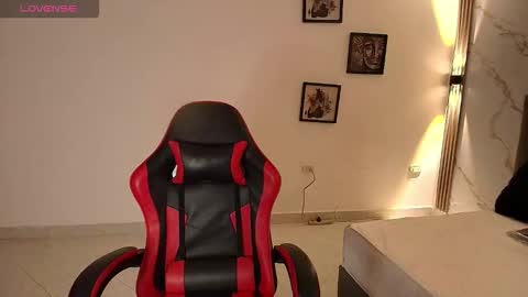  N I N A online show from November 7, 2025, 11:21 am