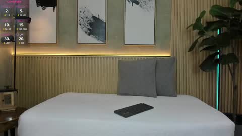 NINA online show from November 16, 2025, 12:00 pm