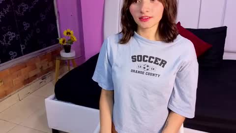 Snapshot of nina_sweetdoll chatting on November 6, 2025, 8:43 pm Nina online show from November 6, 2025, 8:43 pm