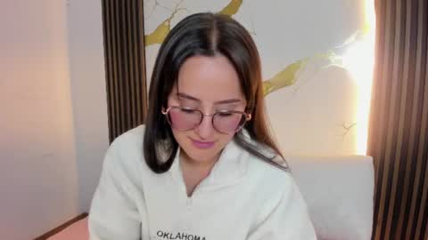 Nina online show from June 9, 2026, 6:52 pm