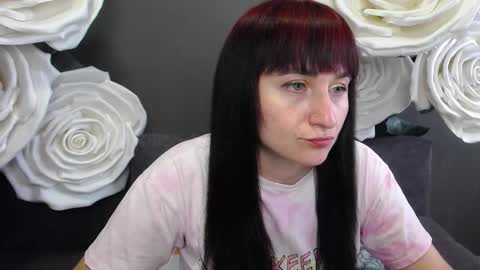 ninaflawlees online show from September 20, 2025, 11:55 am