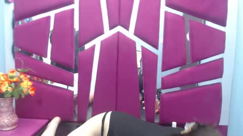 Snapshot of ninahot_ chatting on March 11, 2025, 2:54 am Nina online show from March 11, 2025, 2:54 am