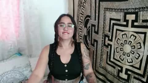 N I N A online show from October 22, 2025, 5:13 pm