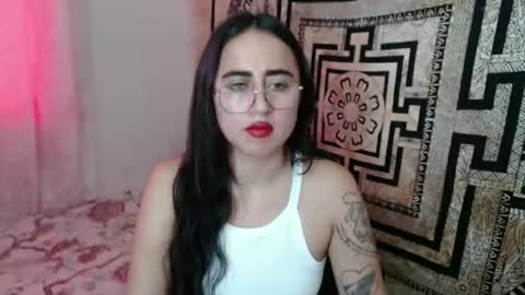 N I N A online show from November 13, 2025, 2:49 pm