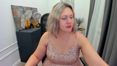 ninastarle online show from March 23, 2026, 4:27 am