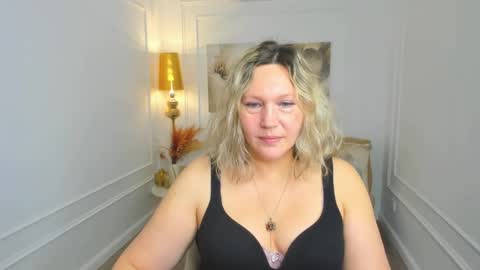 Snapshot of ninastarle chatting on May 3, 2026, 4:40 am ninastarle online show from May 3, 2026, 4:40 am
