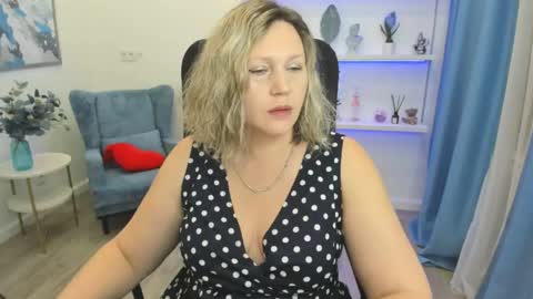 Snapshot of ninastarle chatting on May 9, 2026, 11:37 am ninastarle online show from May 9, 2026, 11:37 am