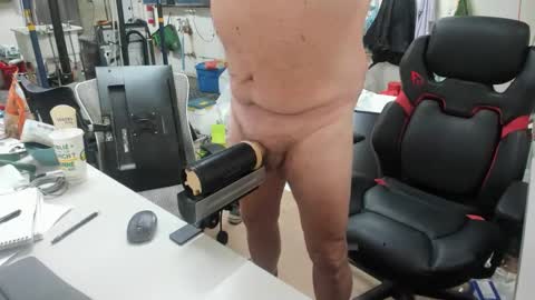 nineinchnail33 online show from December 19, 2025, 7:10 pm