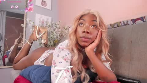 Snapshot of nini_martinii chatting on December 15, 2024, 3:31 pm NINI online show from December 15, 2024, 3:31 pm