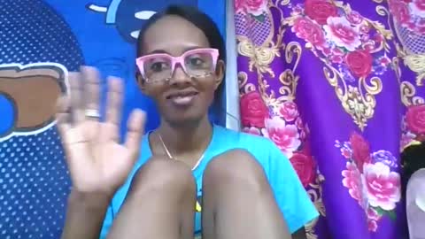 ninie246746 online show from May 14, 2026, 8:32 am