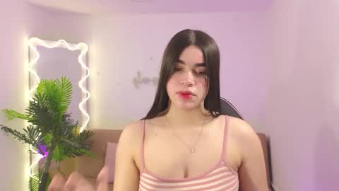 Snapshot of ninna_tay chatting on November 28, 2025, 7:38 pm Ninnaaaa online show from November 28, 2025, 7:38 pm