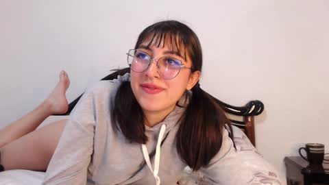 Snapshot of nirit3183 chatting on February 23, 2025, 2:35 pm Daph J online show from February 23, 2025, 2:35 pm