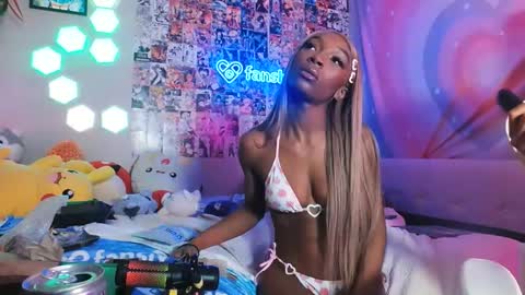 NIVIA WOLFE online show from December 12, 2024, 12:48 am