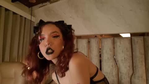 Snapshot of nix_wolf chatting on November 20, 2025, 3:18 am Nixx online show from November 20, 2025, 3:18 am