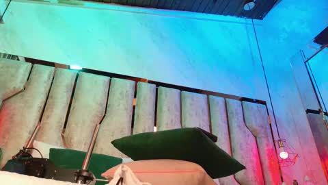 Snapshot of nix_wolf chatting on December 14, 2025, 3:12 am Nixx online show from December 14, 2025, 3:12 am