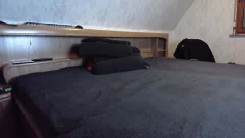 Snapshot of nixan85 chatting on February 2, 2025, 10:06 pm nixan85 online show from February 2, 2025, 10:06 pm