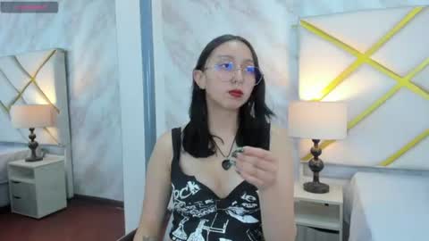 Catalina online show from June 18, 2026, 10:58 pm