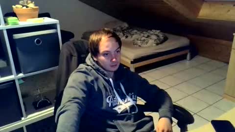 nkd1999 online show from December 14, 2025, 4:23 pm