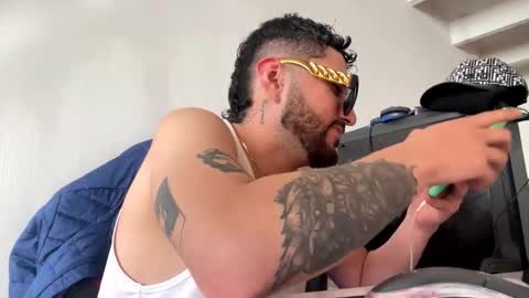 noa_bonucci online show from September 17, 2025, 2:08 pm