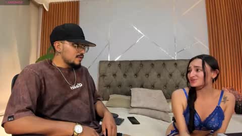 noa_n_luxy online show from November 7, 2025, 4:01 am