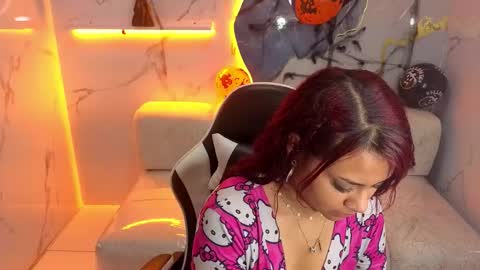 Snapshot of noa_tp chatting on October 27, 2025, 12:31 pm Noa online show from October 27, 2025, 12:31 pm