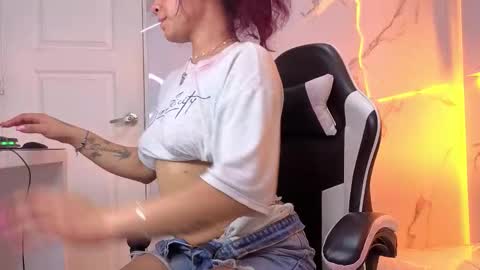 Snapshot of noa_tp chatting on November 12, 2025, 12:44 am Noa online show from November 12, 2025, 12:44 am