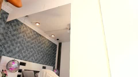 Snapshot of noabrowm chatting on March 10, 2025, 3:20 pm noah online show from March 10, 2025, 3:20 pm