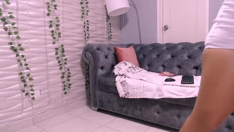 NOA COLLINS  online show from December 11, 2024, 11:19 am