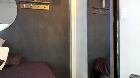 Noah  online show from November 14, 2025, 3:27 am