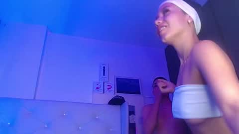 Snapshot of noah_and_kim69 chatting on December 5, 2025, 3:26 am Zoe online show from December 5, 2025, 3:26 am