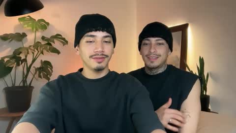 noah_and_steven online show from May 31, 2026, 3:04 am