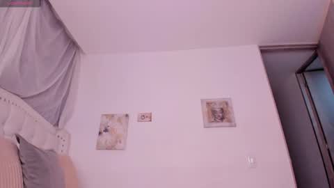 Sara  online show from September 29, 2025, 11:31 pm