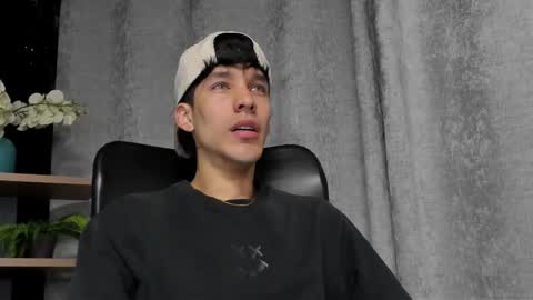 Snapshot of noah_brigth chatting on February 27, 2025, 12:43 am Noah Brigth online show from February 27, 2025, 12:43 am