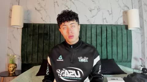 noah_dupont_ online show from January 19, 2026, 11:47 am