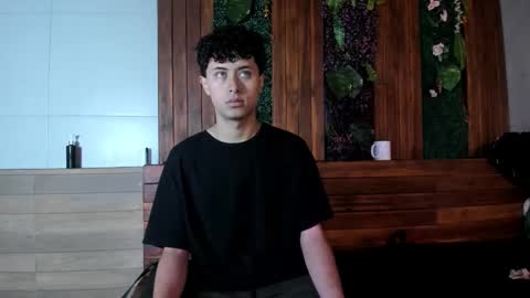 noah_dupont_ online show from February 1, 2026, 11:53 am