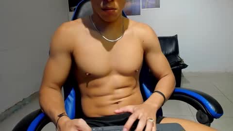 Snapshot of noah_flynn1 chatting on February 9, 2026, 9:46 am noah_flynn1 online show from February 9, 2026, 9:46 am