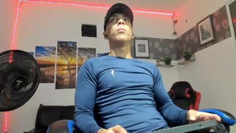 Snapshot of noah_flynn1 chatting on March 1, 2026, 11:01 am noah_flynn1 online show from March 1, 2026, 11:01 am