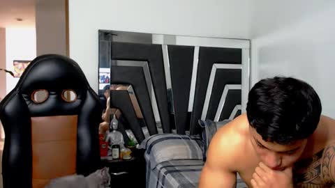 Noah Harris01 online show from November 13, 2025, 2:16 pm