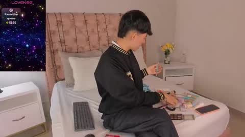 Snapshot of noah_lewiss chatting on February 26, 2026, 10:25 am NOAH online show from February 26, 2026, 10:25 am