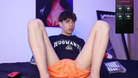 Snapshot of noah_loveboy chatting on December 29, 2024, 12:23 pm Noah online show from December 29, 2024, 12:23 pm