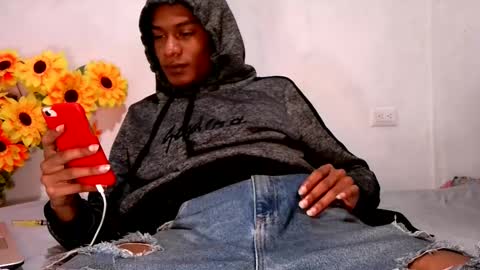 Noah Millers online show from October 25, 2025, 12:23 pm