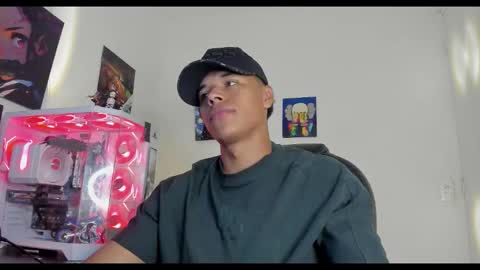 noah_silver online show from December 15, 2025, 7:07 pm