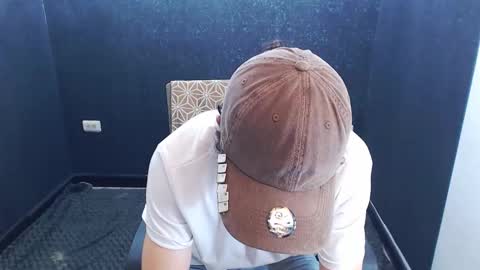 noah_sokolov online show from November 8, 2025, 3:56 pm