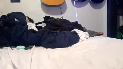 Noah Wesley online show from November 22, 2025, 6:01 am