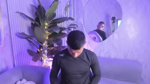 Snapshot of noahdark_ chatting on July 19, 2026, 2:04 am NOAH online show from July 19, 2026, 2:04 am