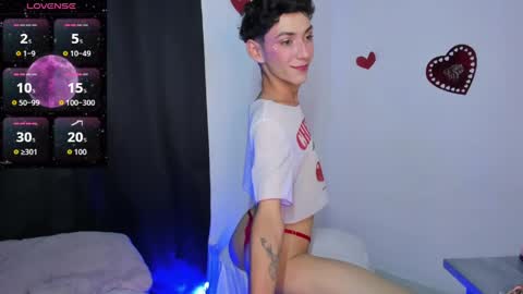 Snapshot of noahfox_12 chatting on June 10, 2026, 12:55 am Noah fox online show from June 10, 2026, 12:55 am
