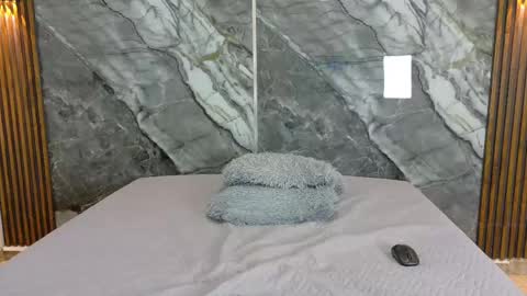Snapshot of noahwalker__ chatting on May 7, 2026, 4:01 pm online show from May 7, 2026, 4:01 pm
