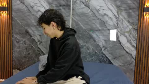 Snapshot of noahwalker__ chatting on May 18, 2026, 11:05 am online show from May 18, 2026, 11:05 am